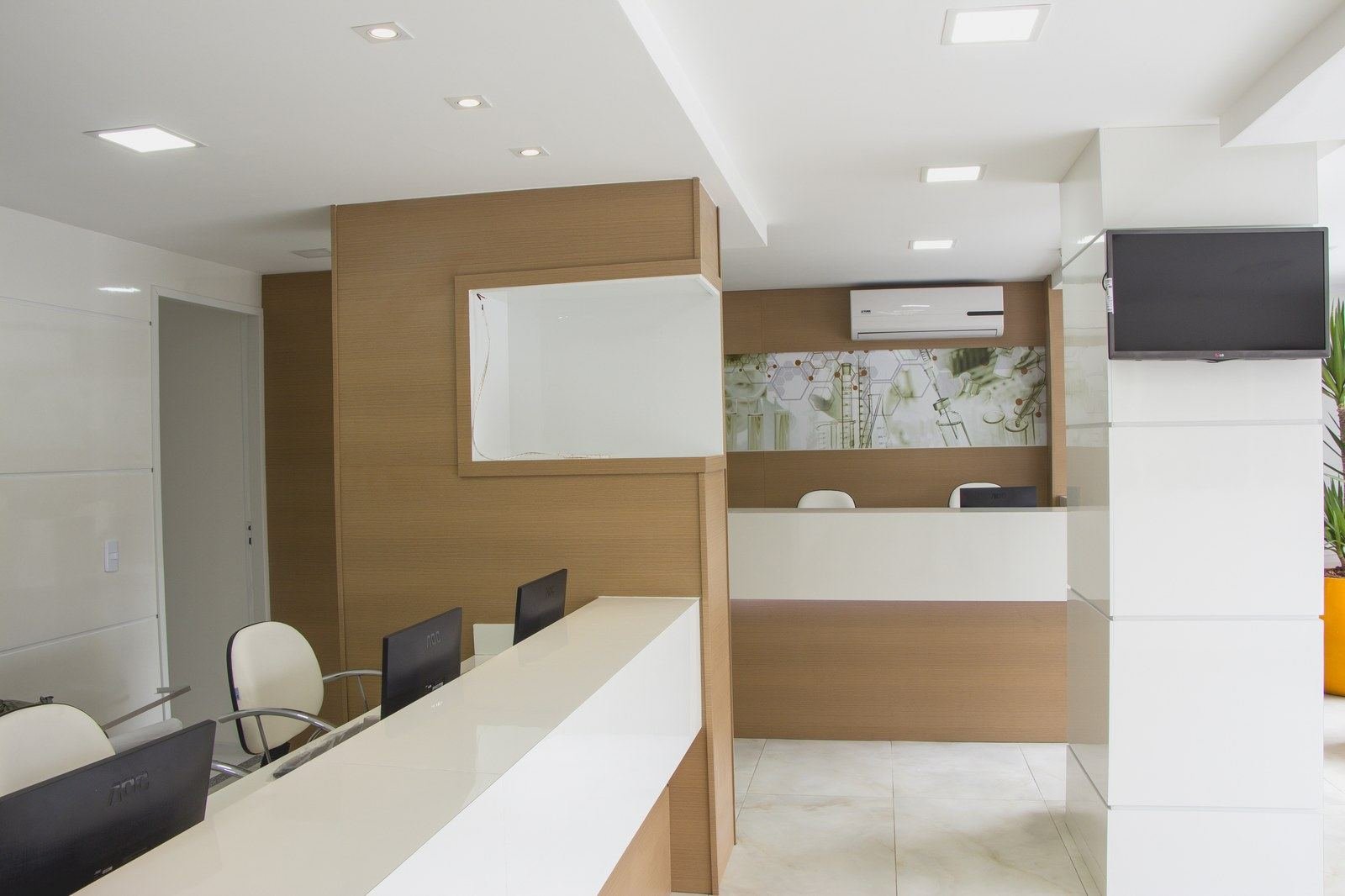 Interior da pH Pharma — atendimento